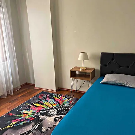 Cozy In A Good Location Apartment